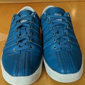 Women's K-Swiss light weight sneaker.